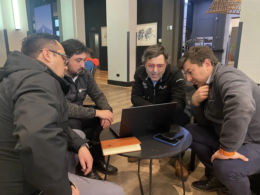 Feria Pucón Emprende 2025: alianza público-privada potenciará a emprendedores