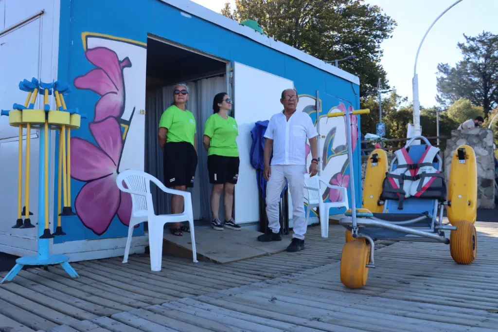 El alcalde de Villarrica, Pablo Astete, recordó que Playa Pucara marcó un hito nacional al instalar esta modalidad de acceso universal, la cual posteriormente fue replicada en otros balnearios de la zona.