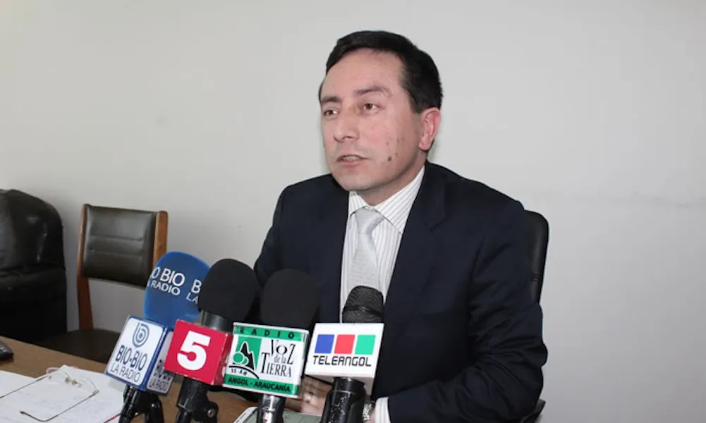 Contraloría detecta pagos irregulares por más de $50 millones a exdirector de Salud Municipal de Angol