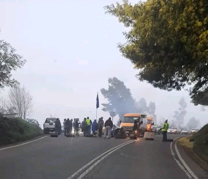 Se reportan barricadas en la ruta S-70