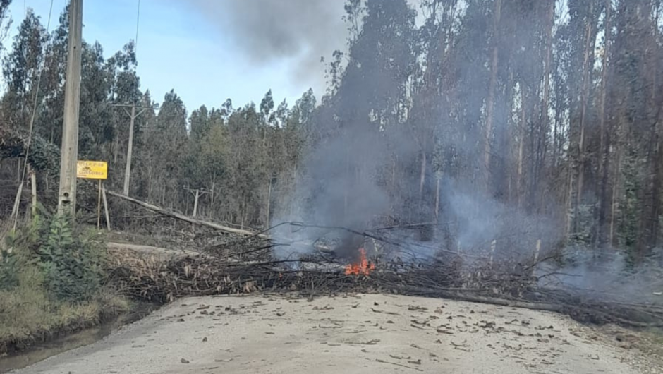 Joven muere al chocar contra barricada en Cholchol