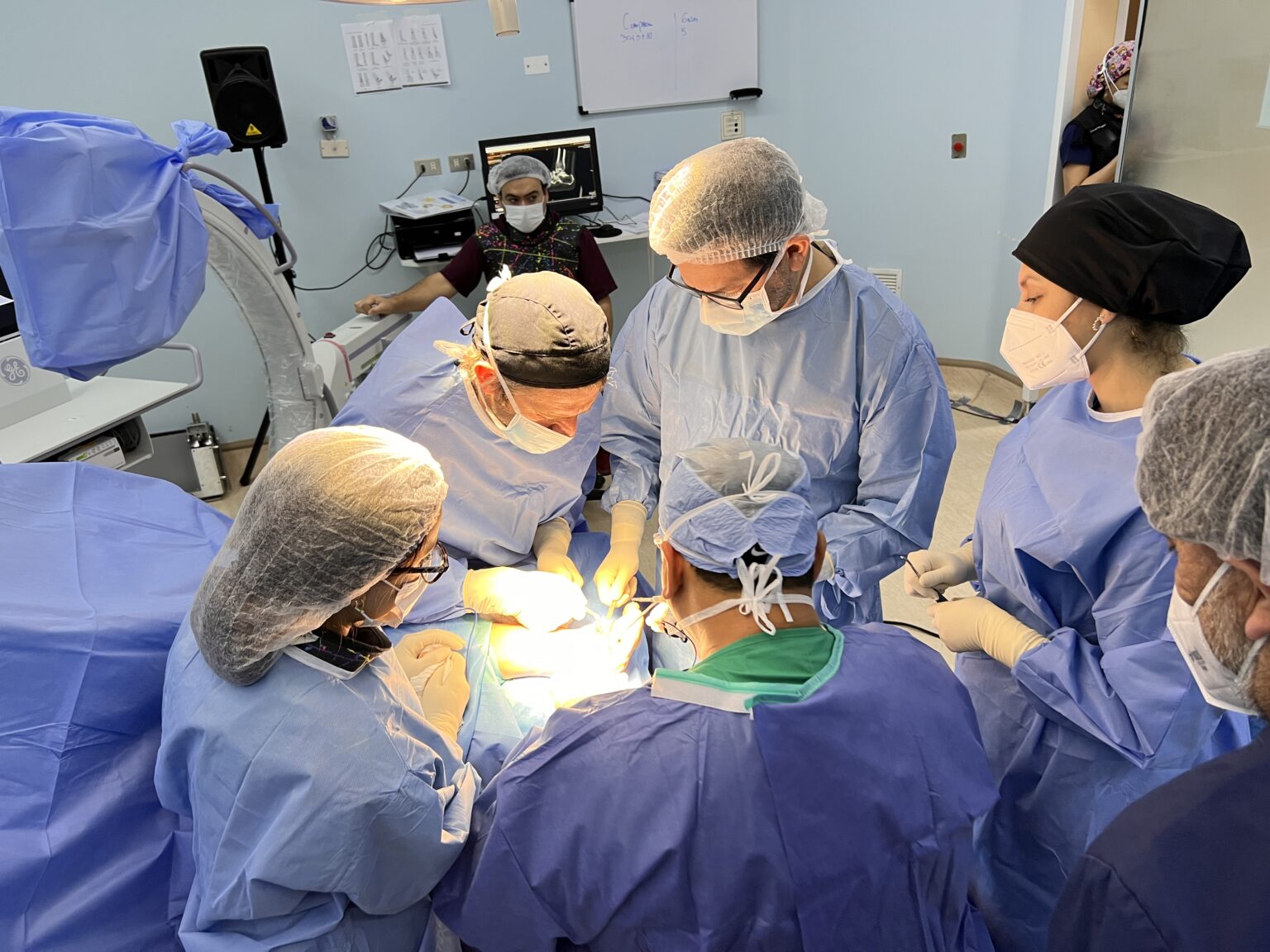 Especialistas nacionales e internacionales realizan operativo en Hospital de Nueva Imperial