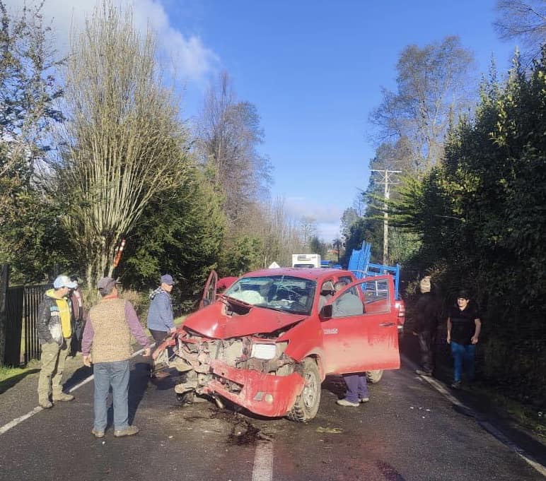 Un accidente de tránsito se registró la mañana de este viernes en la ruta Lican Ray - Panguipulli, a la altura del kilómetro 25.