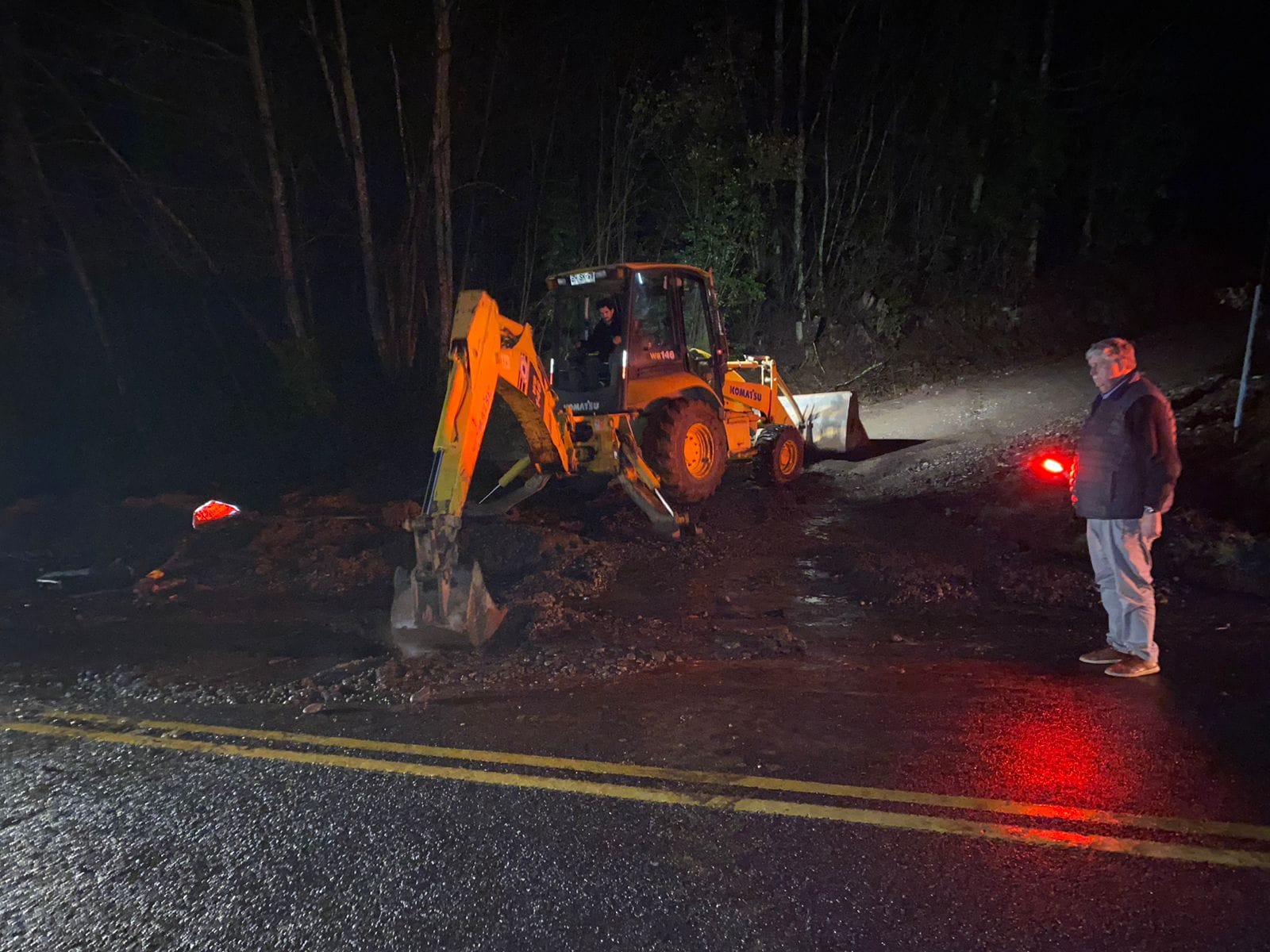Alcalde de Villarrica, constató en terreno los baches en la ruta Villarrica-Lican Ray