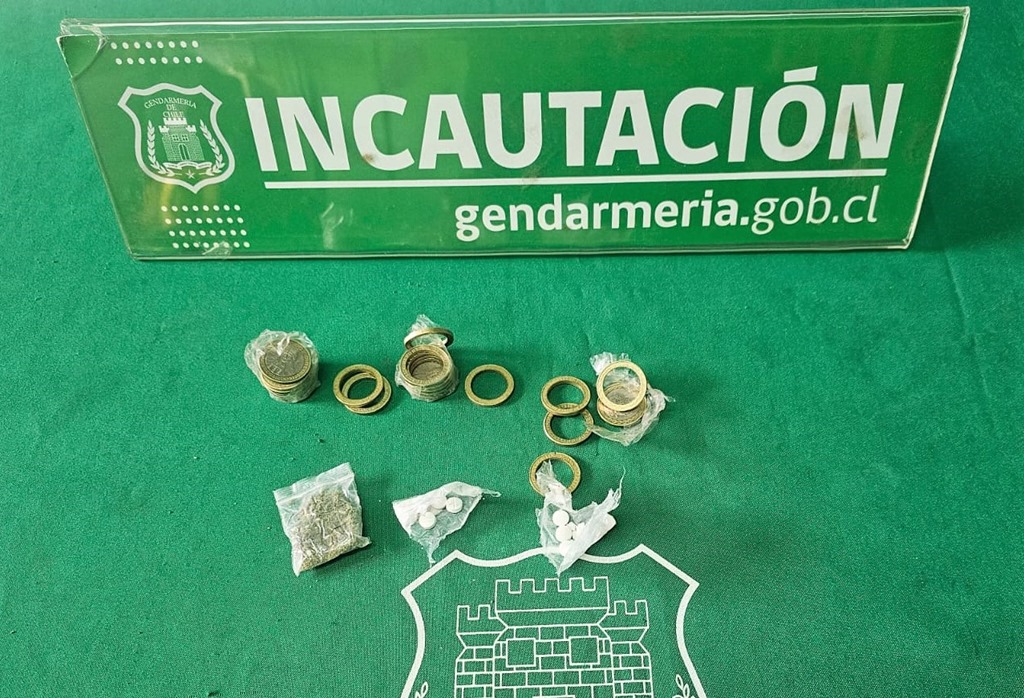 Mujer es detenida por ingresar droga al interior de monedas en la cárcel de Temuco