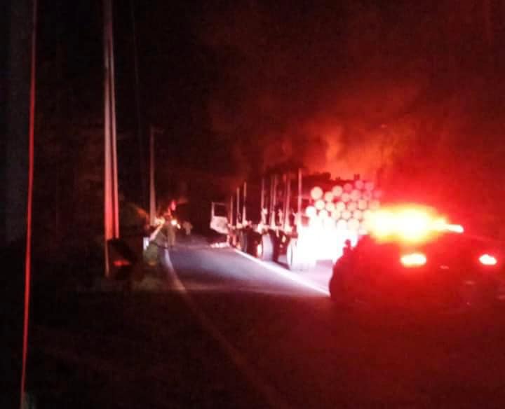 Ataque incendiario deja tres camiones forestales quemados en Lumaco