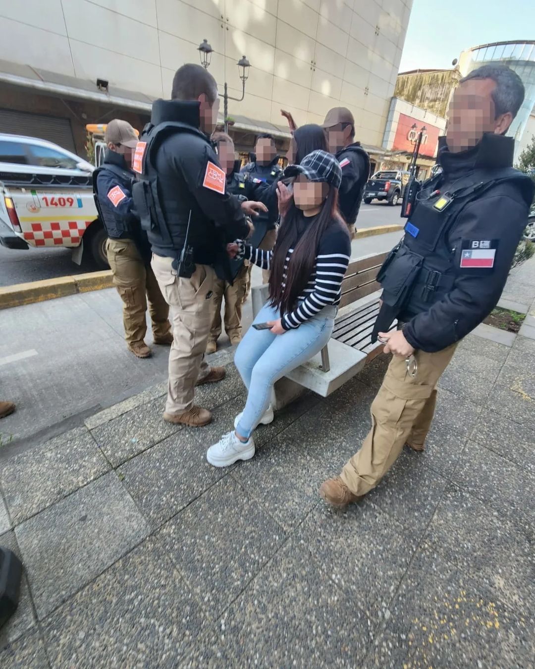 Inspectores municipales de Temuco detienen a dos delincuentes tras robo en multitienda
