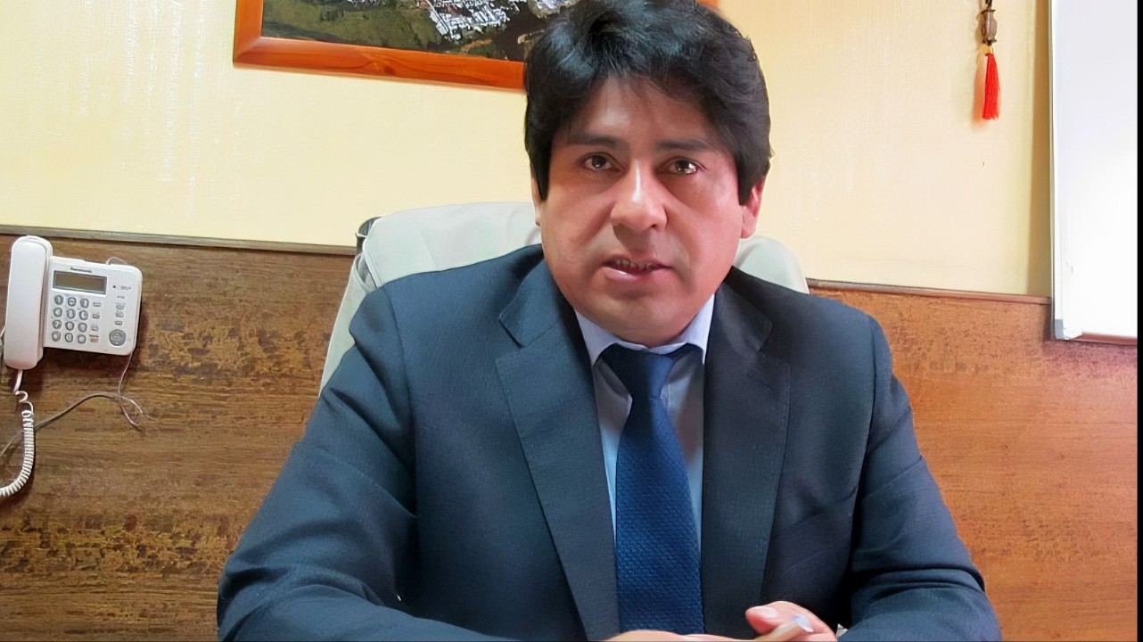 Alcalde de Renaico sigue prófugo y niega acusaciones de delitos sexuales