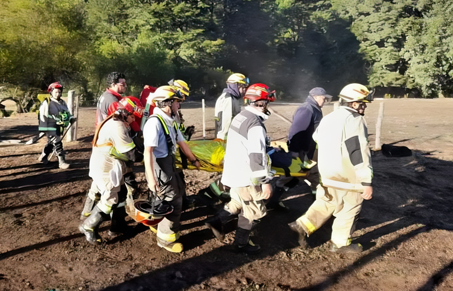 Rescatan a 6 excursionistas extraviados en el Volcán Llaima