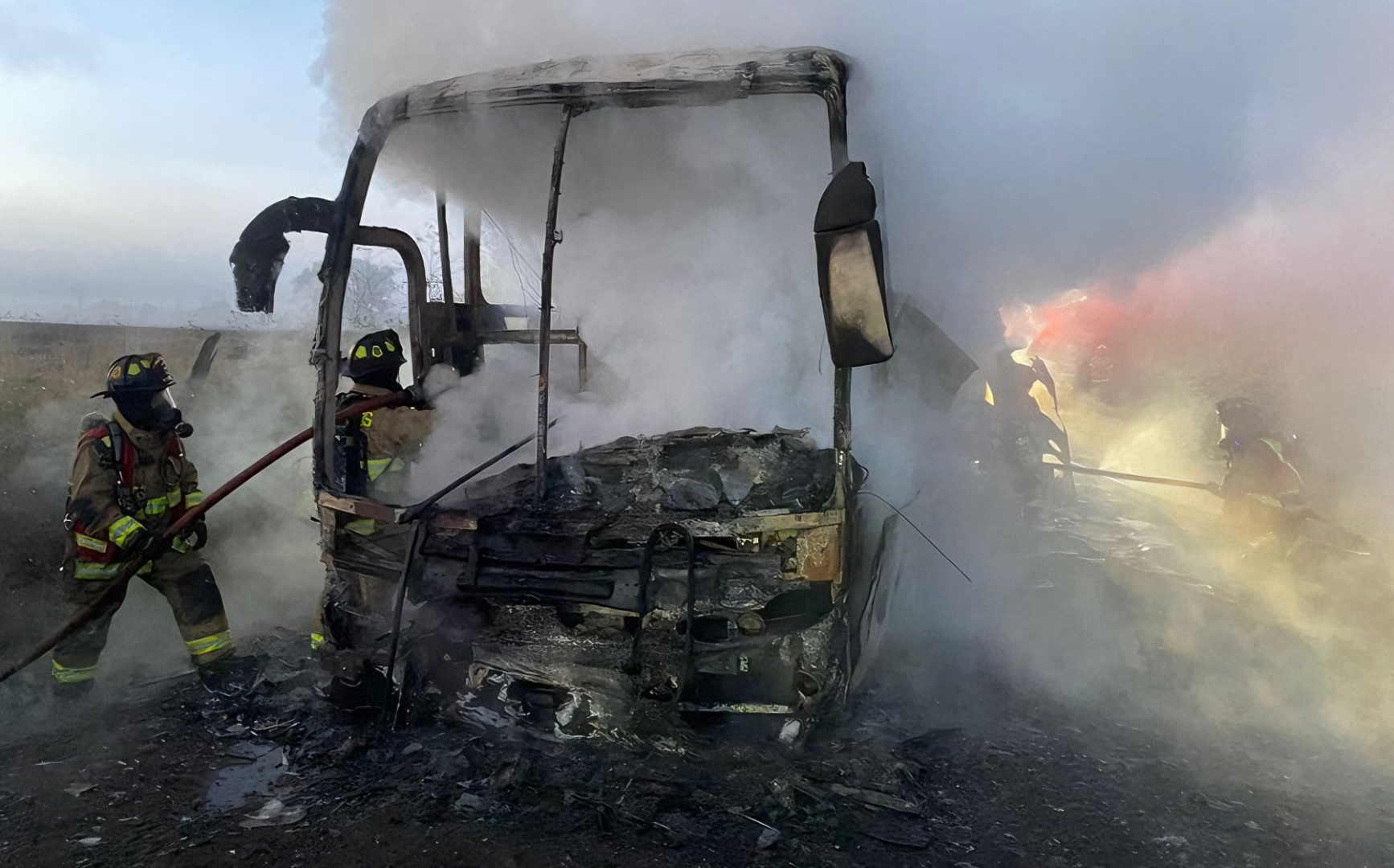 Ataque incendiario en Perquenco deja bus siniestrado