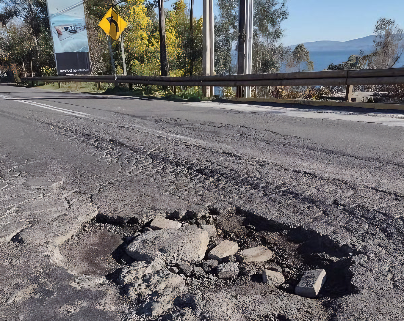 Preocupación en vecinos de Pucón por mal estado de caminos y seguridad vial: buscan soluciones