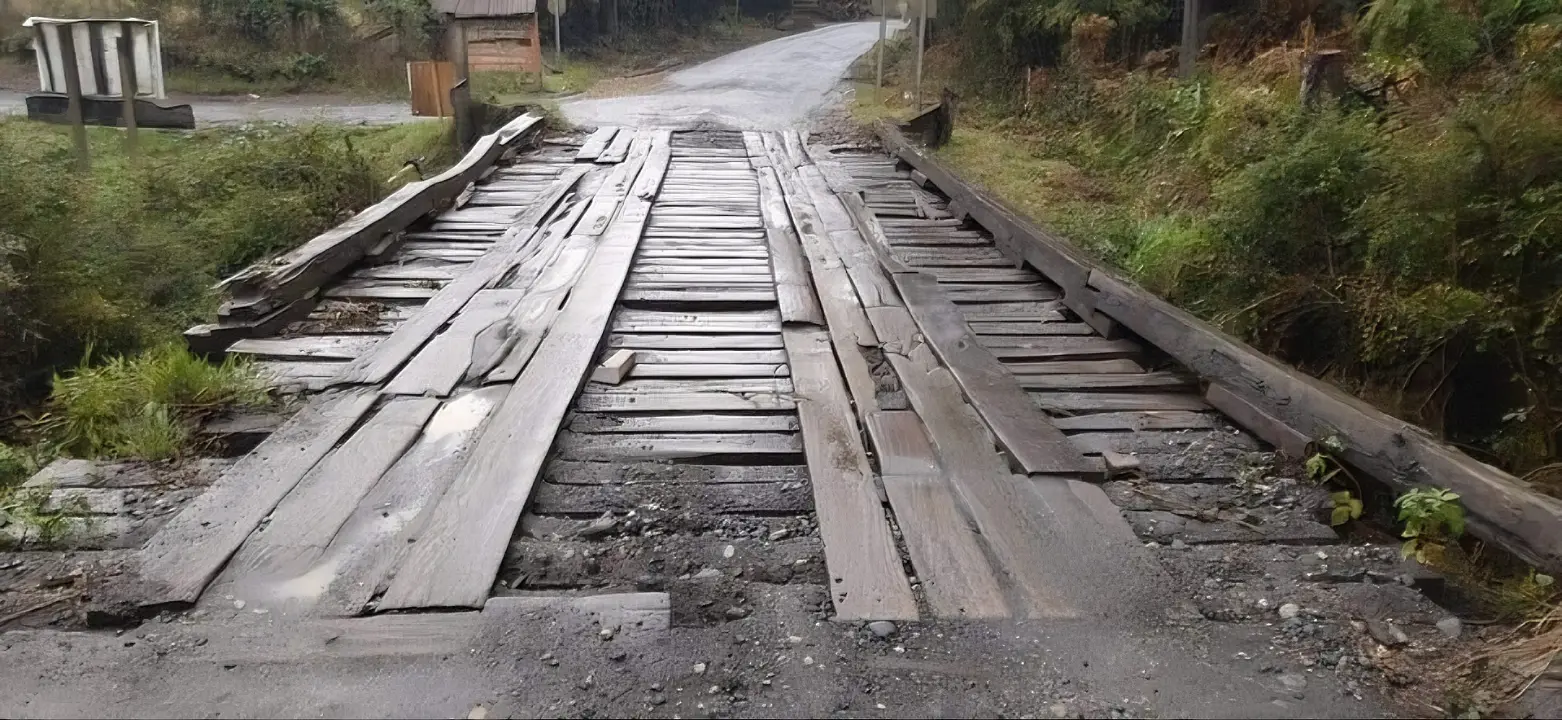 Cierre temporal del puente Afunalhue obliga a desvíos en camino Afunalhue-Trapel y Quetroco