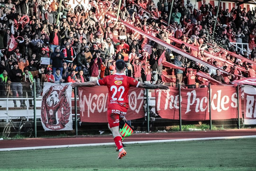 Malleco Unido alcanza el liderato de la Tercera B al vencer a CD Rancagua