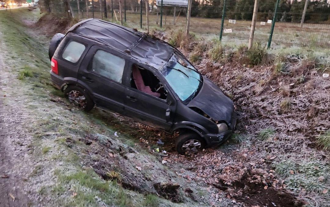 ¡Alerta vial! Alta accidentabilidad en la Ruta Villarrica-Freire por pavimento resbaladizo. Conduzca con extrema precaución.