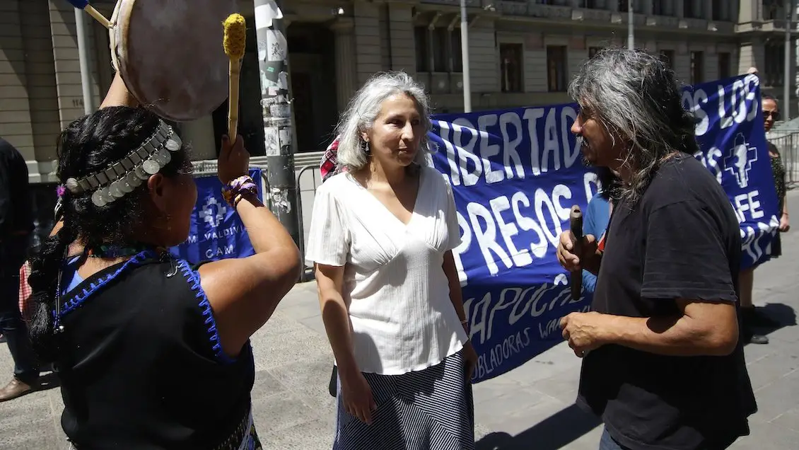 Pamela Pezoa, madre de Pelentaro Llaitul, en libertad tras intentar ingresar celular a cárcel