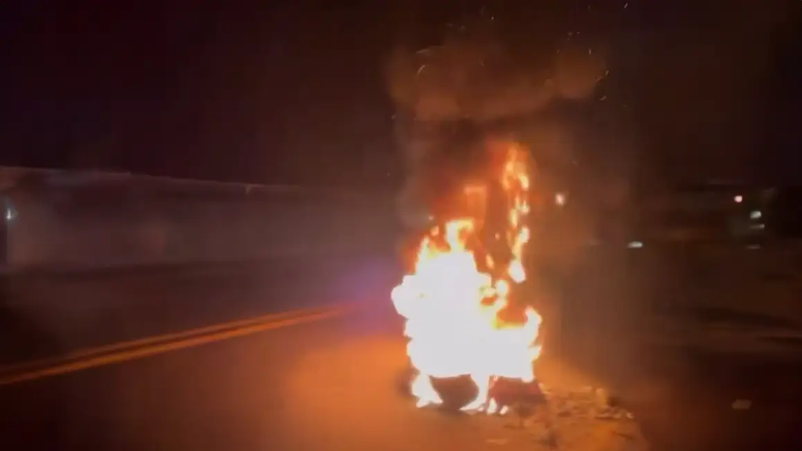 Corte de luz: Villarrica: Vecinos de todas las edades salen a protestan