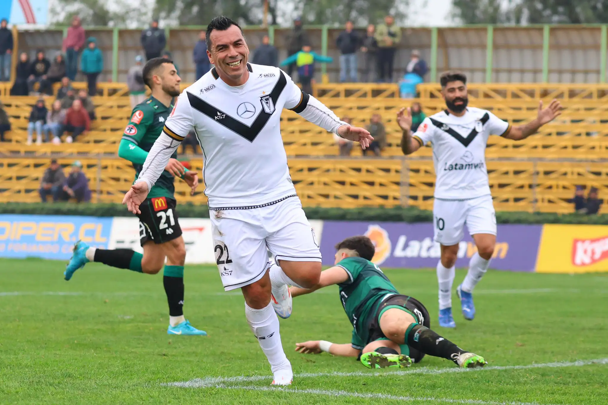 Deportes Temuco sufre derrota y expulsión en su visita a Santiago Morning