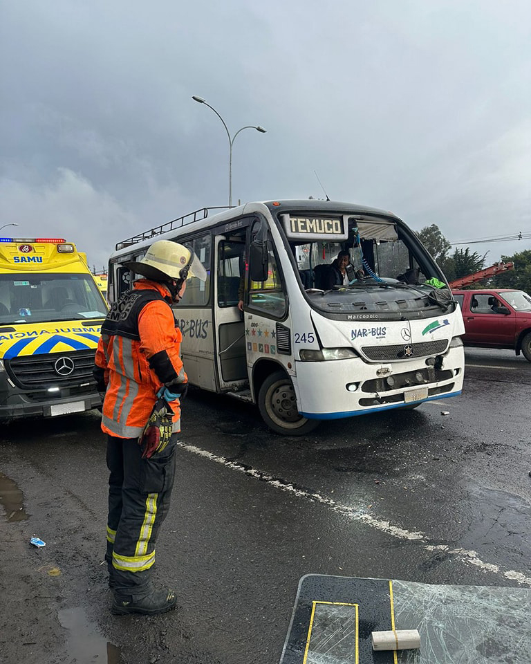 Grave accidente en la ruta Temuco-Labranza: Al menos 18 lesionados