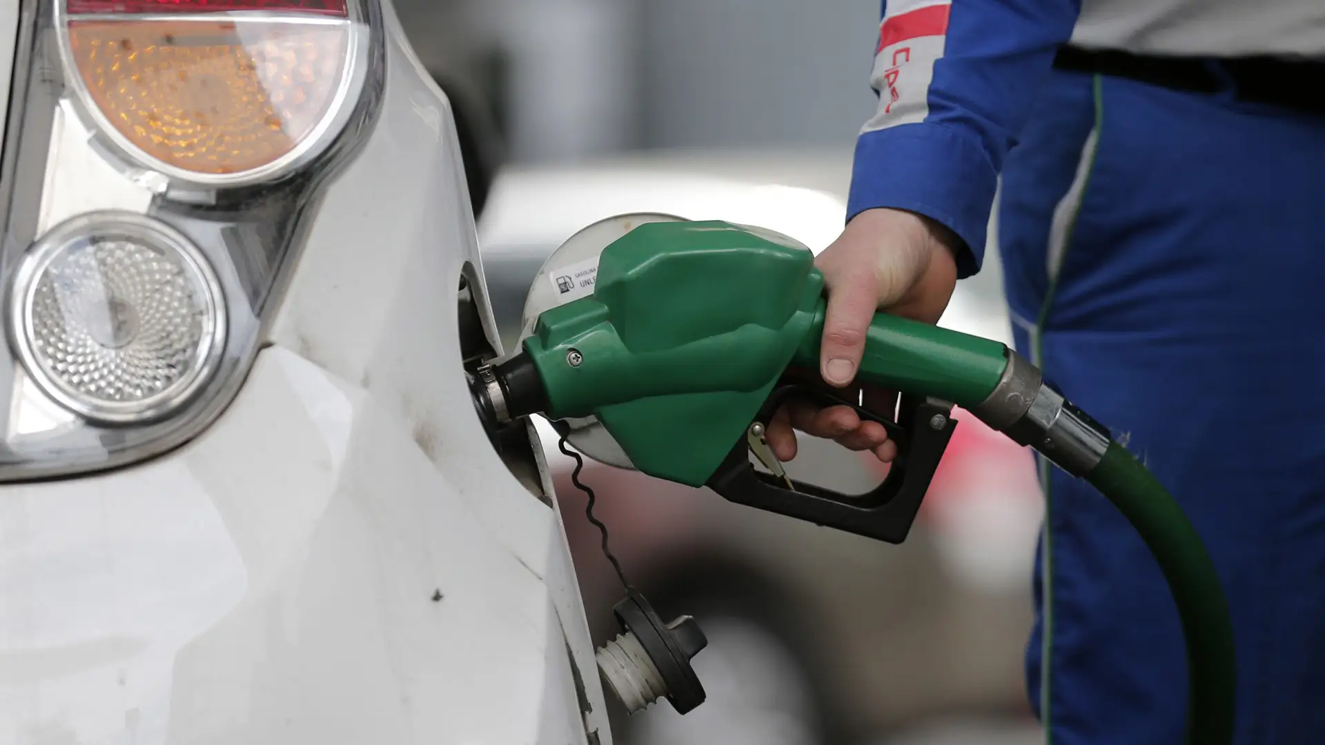 Bajan los precios de las bencinas para las Fiestas Patrias. Precio de los combustibles. Precio de las bencinas