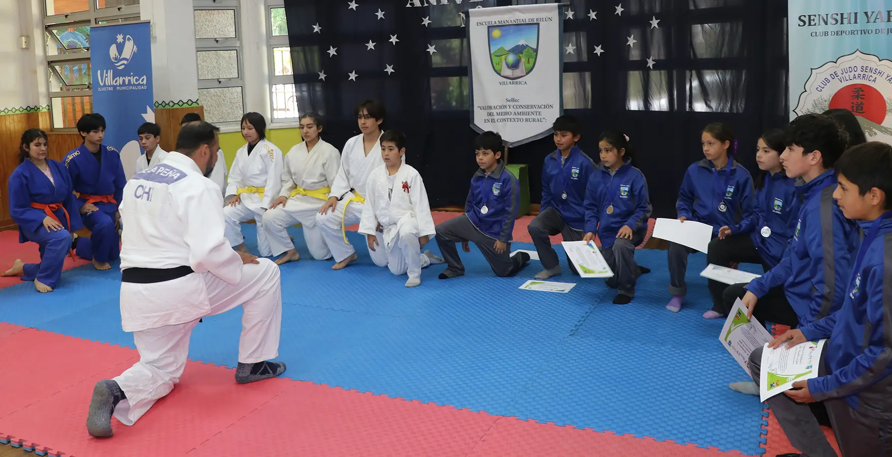 El taller de Judo tiene por objetivo brindar a los estudiantes la oportunidad de practicar una disciplina deportiva que mejorará su estilo de vida