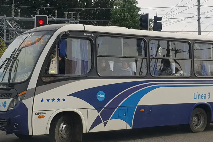 A partir del 9 de diciembre, los usuarios del transporte público en Villarrica deberán pagar $10 pesos más por pasaje.