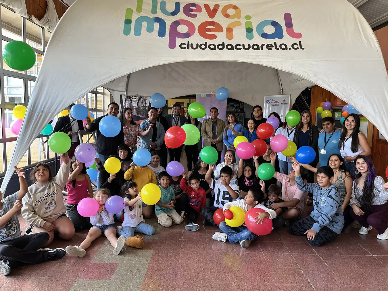 Junaeb lanza "Actívate en Vacaciones" en Nueva Imperial, promoviendo deporte y recreación para estudiantes. Destaca la Escuela de Canotaje. Actívate en Vacaciones Nueva Imperial.