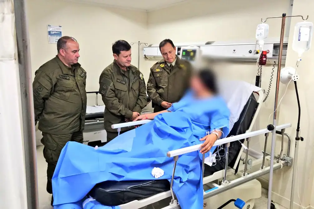 Carabinera herida tras ataque incendiario y emboscada en Victoria
