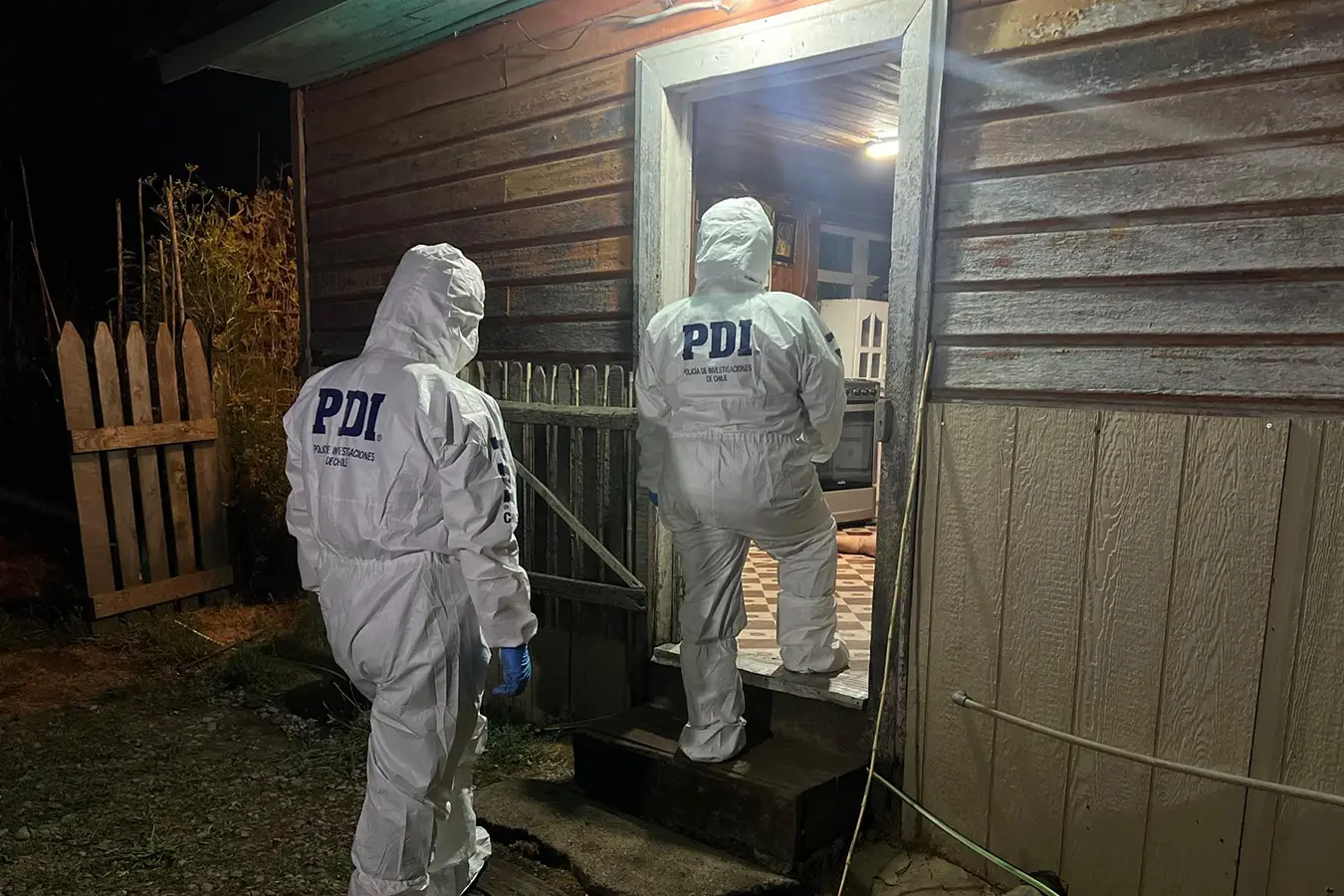 Femicidio en Vilcún: Hombre de 68 años asesina a su pareja de 62 con escopeta en Cherquenco. Detenido tras operativo policial.