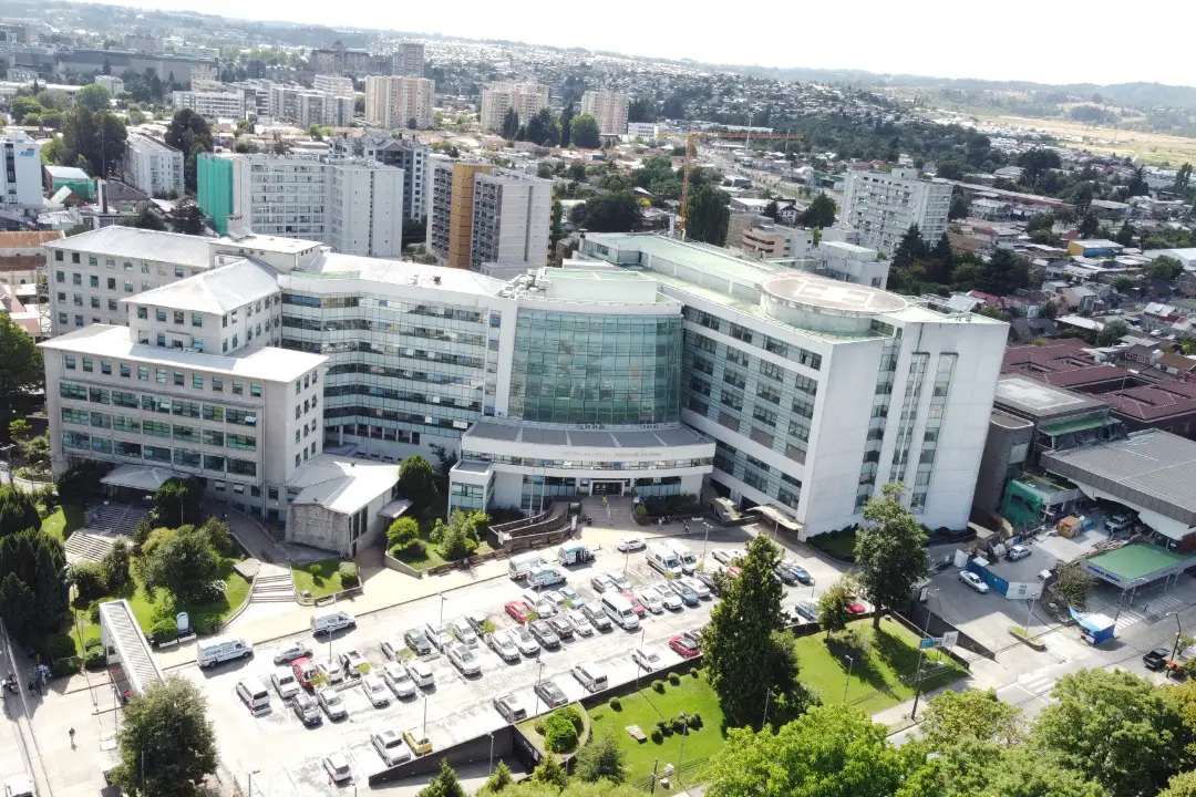 Araucanía Sur mantuvo atención médica durante contingencia eléctrica nacional. Hospitales y APS ya operan con normalidad.