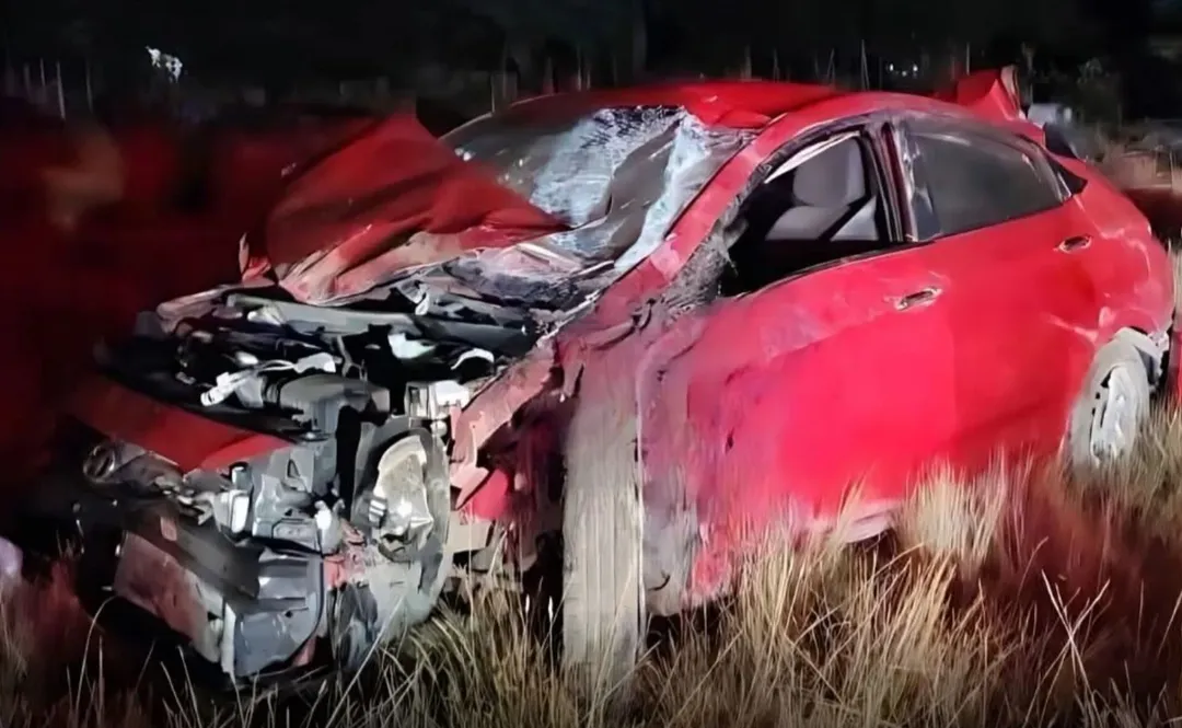 Fatal volcamiento en Pucón: una mujer de 26 años fallece y dos personas resultan heridas en la Ruta CH-199