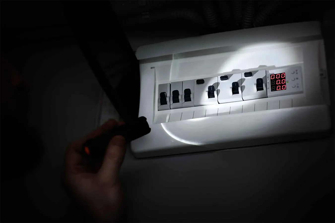 ISA InterChile explica que el corte de luz masivo en Chile se originó por "activación no deseada de sus esquemas de protección". Cortes de luz