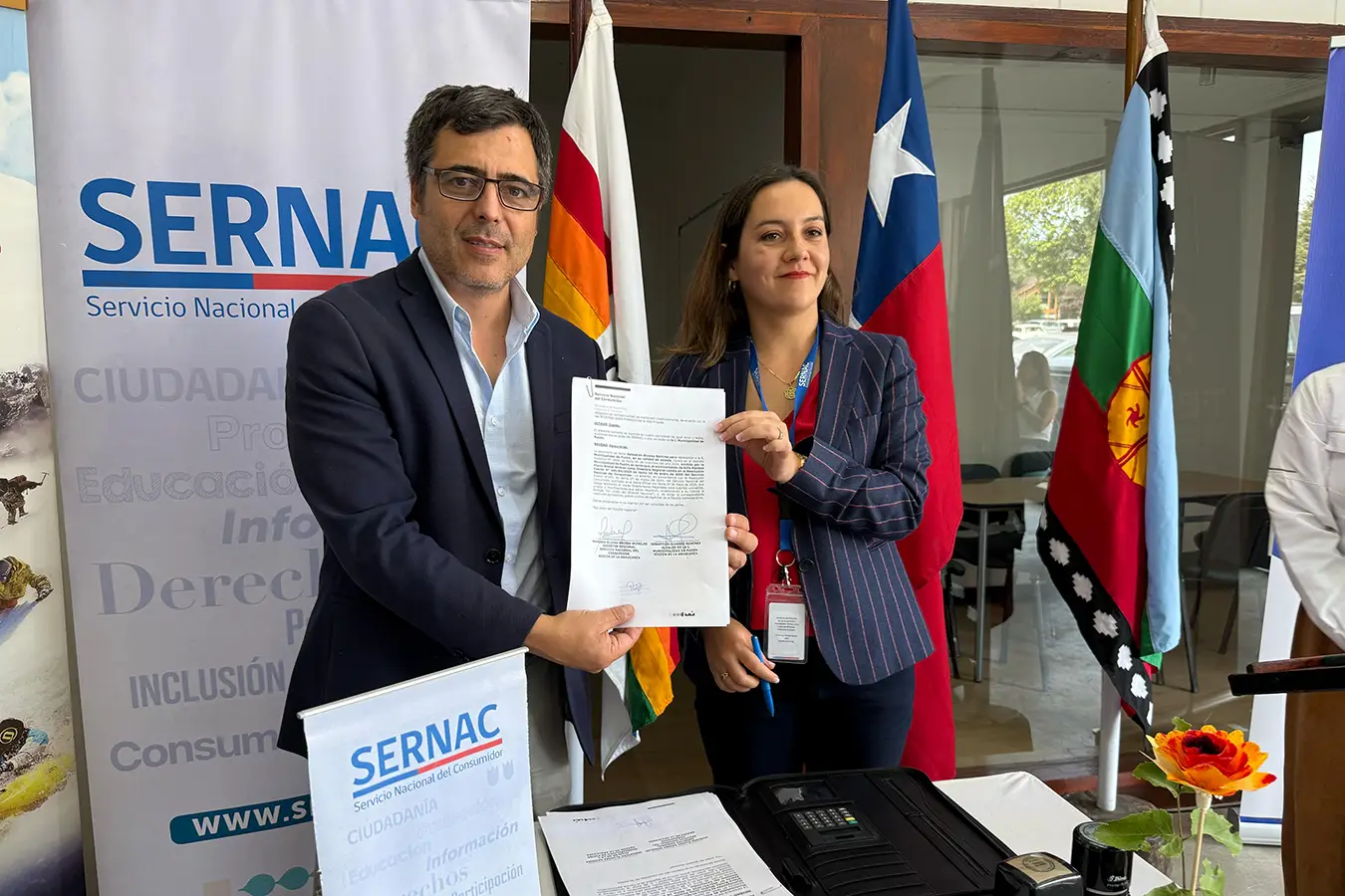 Municipalidad de Pucón y Sernac renuevan convenio para proteger a los consumidores