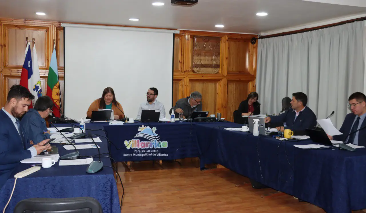 Villarrica aprueba ordenanza que prohíbe alcohol y drogas en espacios públicos.