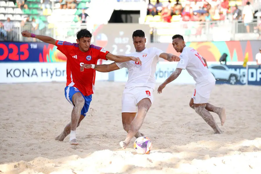 Chile debutó con un histórico triunfo ante Tahití en el Mundial de Fútbol Playa 2025 en Seychelles.