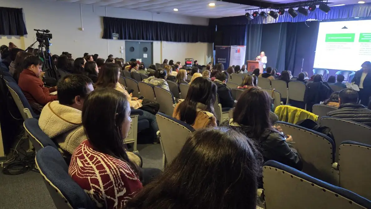 Seminario nórdico-chileno sobre educación sexual concluye en La Araucanía con enfoque en violencia de género y derechos