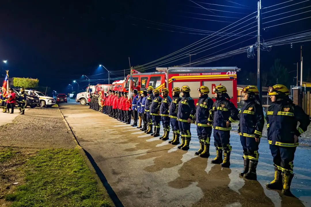 174 años de servicio: Bomberos de Hualpín celebran nuevo aniversario con emotiva ceremonia