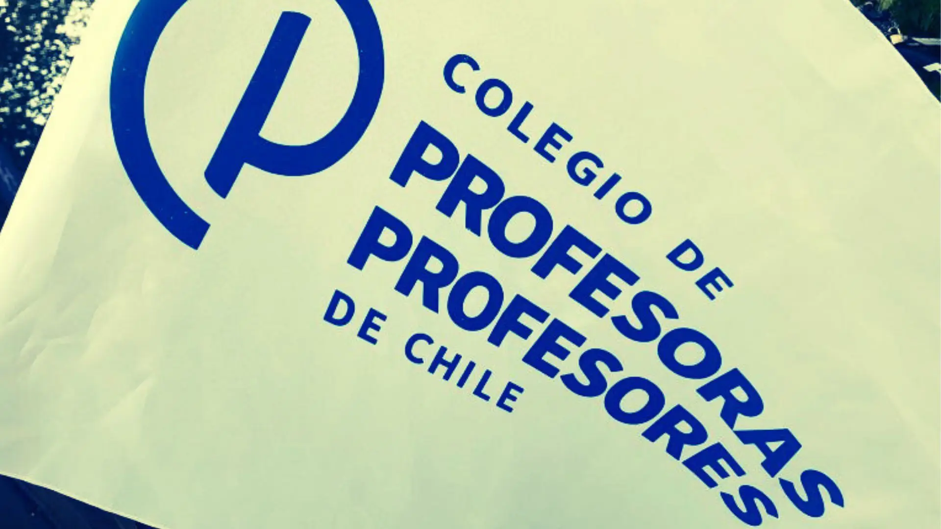 Investigan viaje de Presidenta de Colegio de Profesores en Licencia Médica