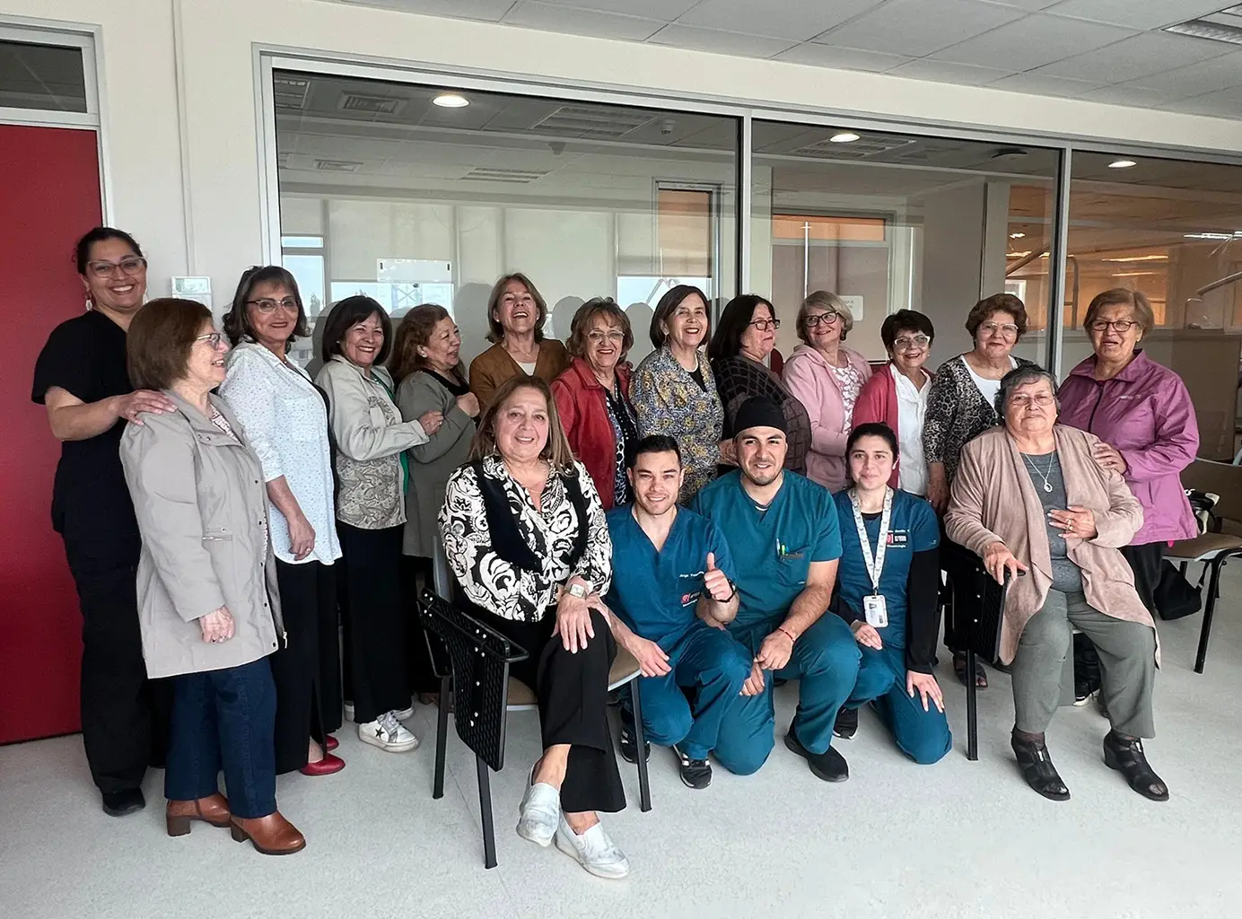 Estudiantes de Kinesiología UA lideran taller sobre salud del piso pélvico en personas mayores de Temuco.