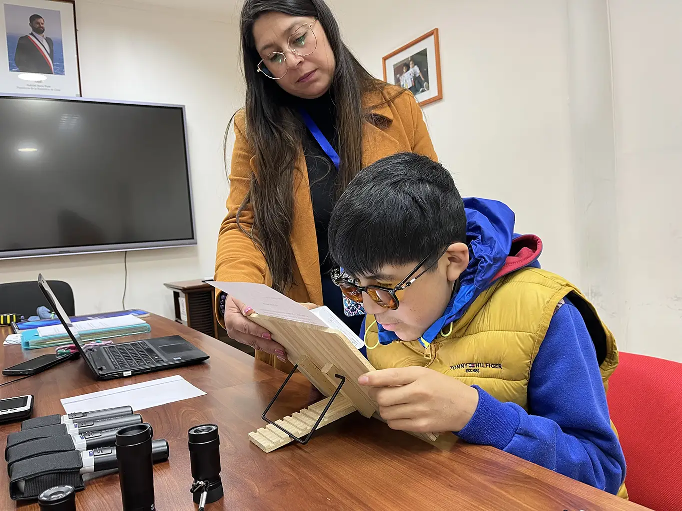 Junaeb entregó apoyo especializado a estudiantes con baja visión en La Araucanía
