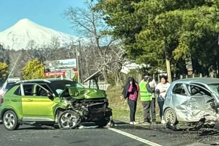 Tres lesionados tras accidente en sector Puquereo de la ruta CH-199