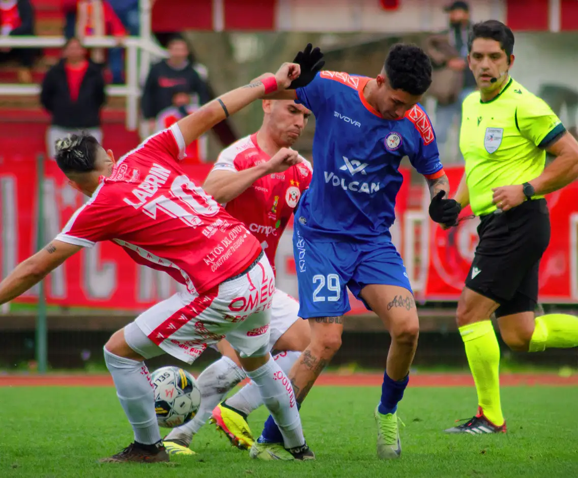 Puente Alto sorprende en Angol y derrota a Malleco Unido por 2-1