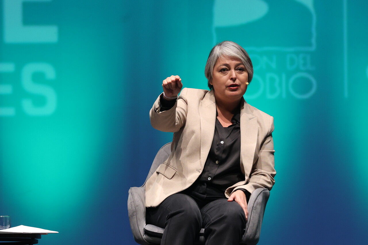 Jara desafía a Kast y presiona por debate presidencial en Mega