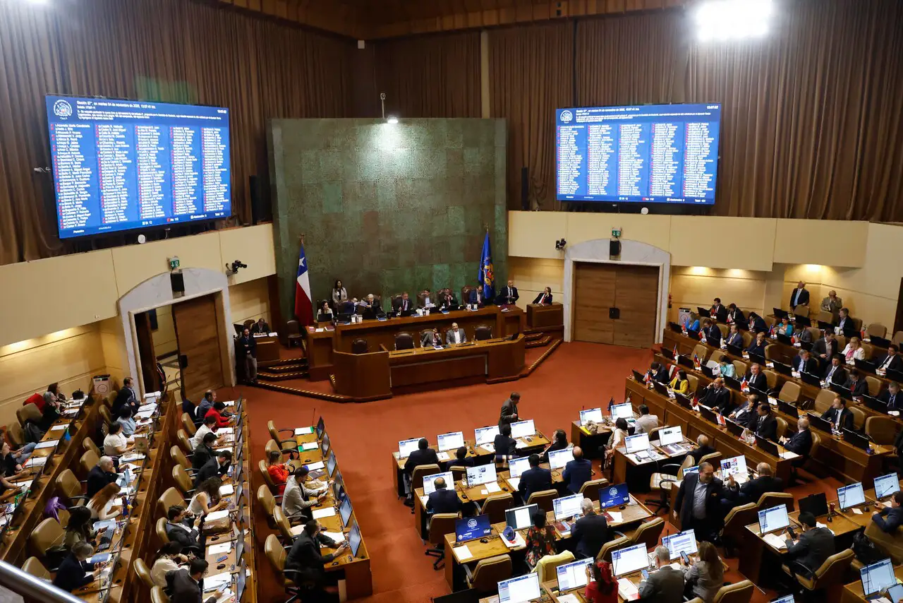 15 partidos políticos quedan en riesgo de disolución tras elecciones parlamentarias