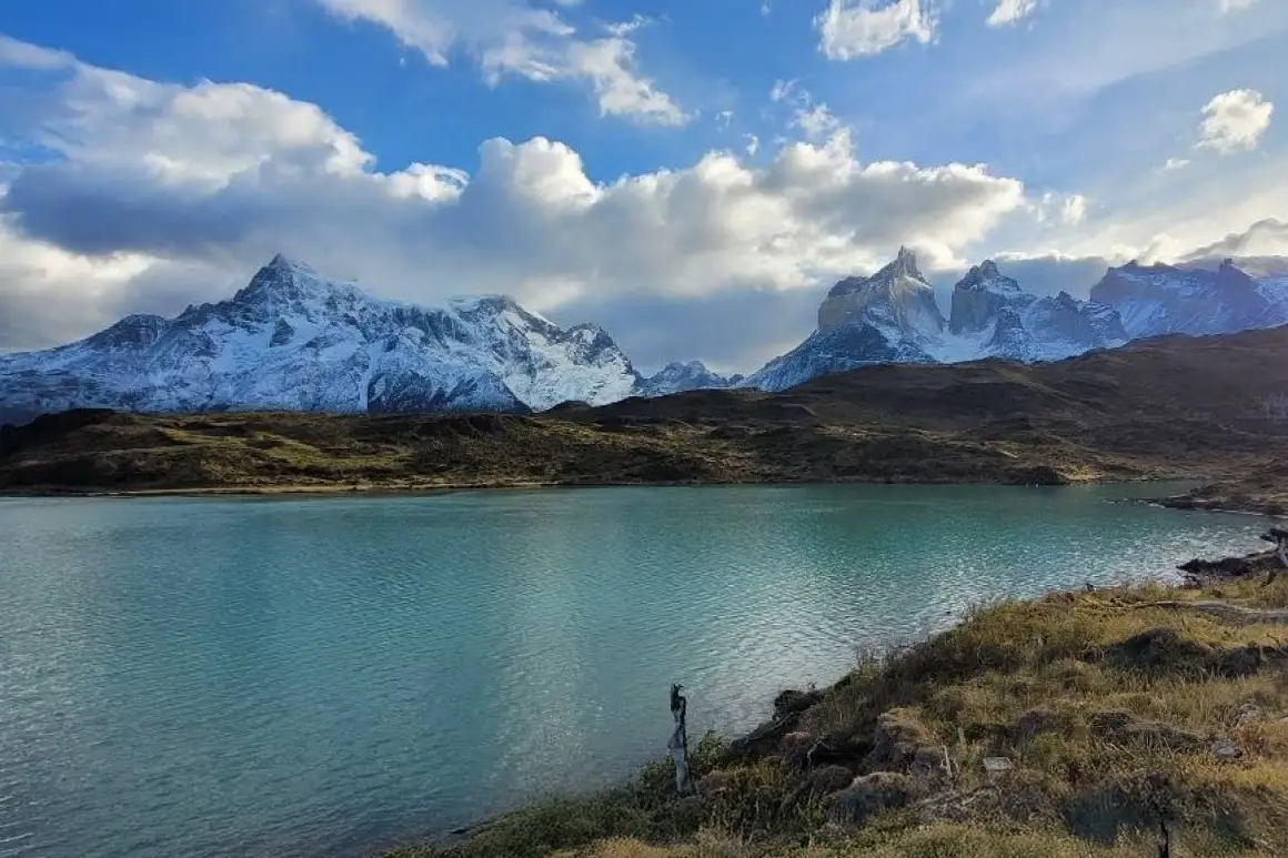 Recuperan cuerpos de turistas fallecidos en Torres del Paine tras complejo operativo aéreo