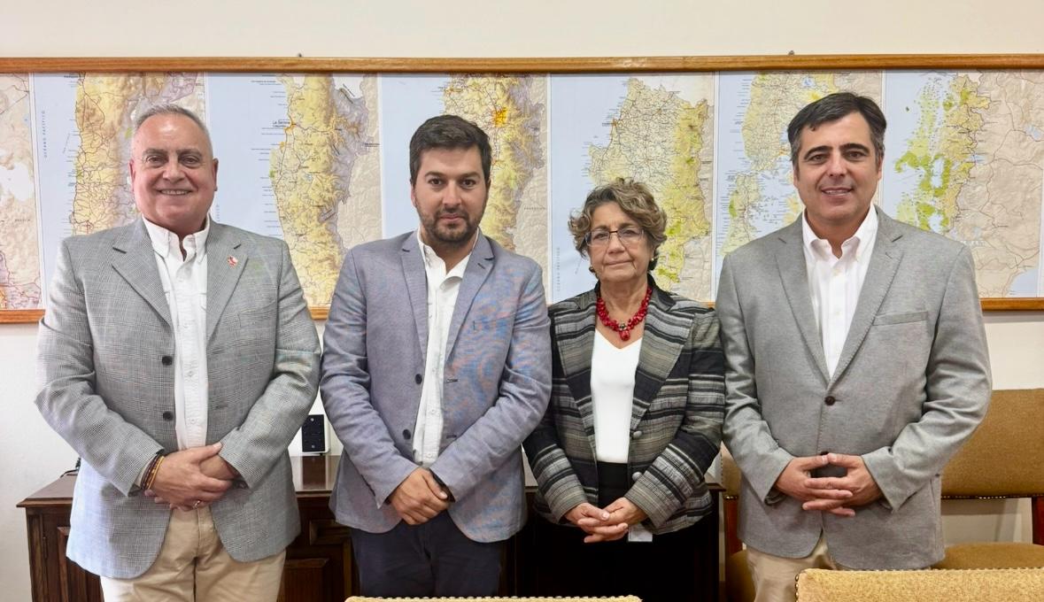 Alcalde de Pucón se reúne con ministra MOP para analizar problemas de rutas en la comuna