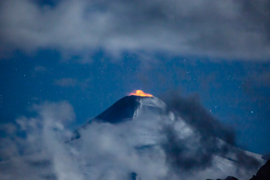 Volcán Villarrica bajo observación tras informe que cuestiona gestión del monitoreo