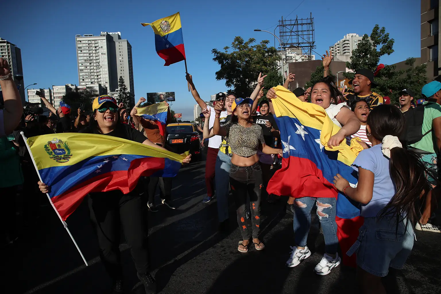 Celebraciones espontáneas de venezolanos tras la captura de Maduro