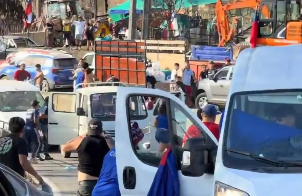 Barristas protagonizaron violenta riña en Lirquén y frenan entrega de ayuda a damnificados