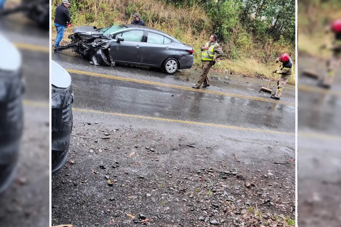 Accidente vehicular en sector Chesque mantiene en desarrollo una emergencia en la ruta Villarrica–Lican Ray.