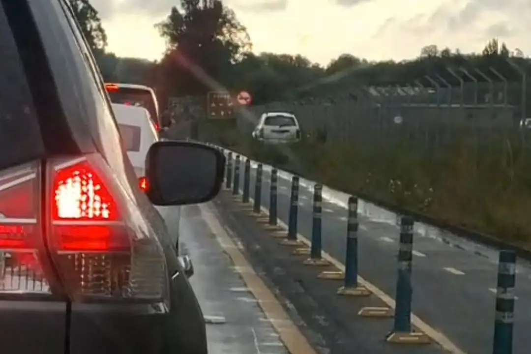Cámaras municipales identifican auto que transitó por la ciclovía de Pucón